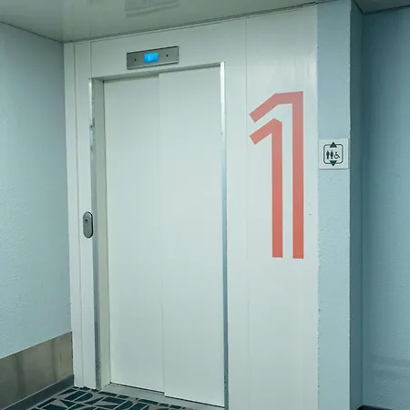 Отель Ibis Budget Est 2*