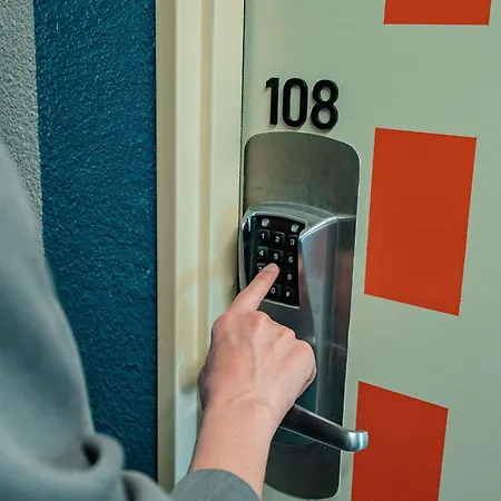 Отель Ibis Budget Est Нарбонна