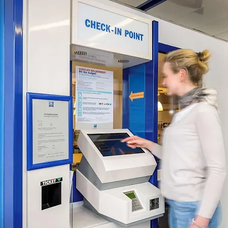 Отель Ibis Budget Est 2*