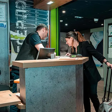 Отель Ibis Budget Est 2*