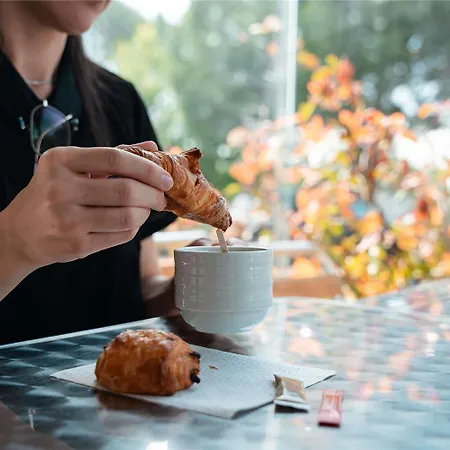 Отель Ibis Budget Est